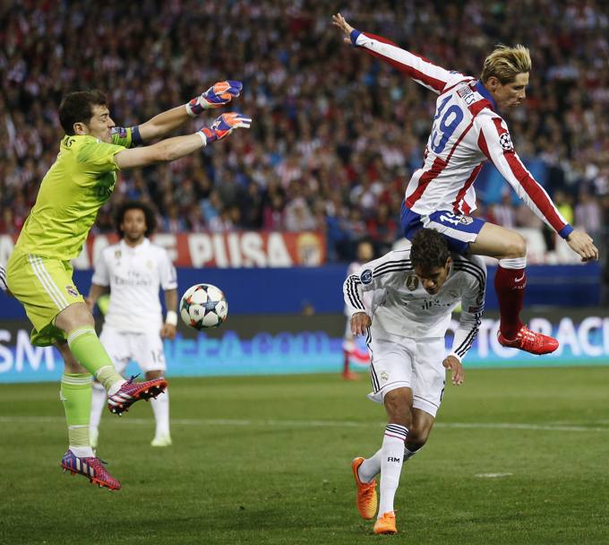 Anche Torres in campo nel finale: qui Casillas rischia la frittata in uscita. Ap